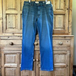 Wrangler Women's Straight Leg Jeans - Blue